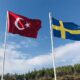 Флаги Швеции и Турции, источник: Wikipedia, автор: Maurice Flesier
