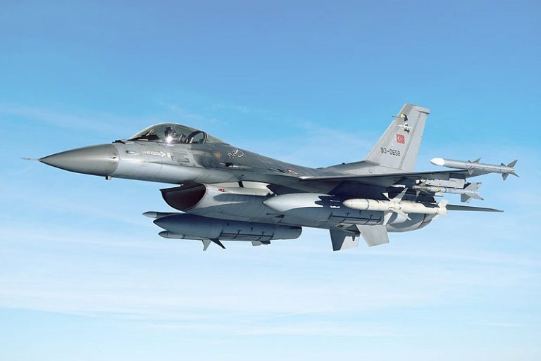 800px-General_Dynamics_F-16_Fighting_Falcon_Turkish_(remix)