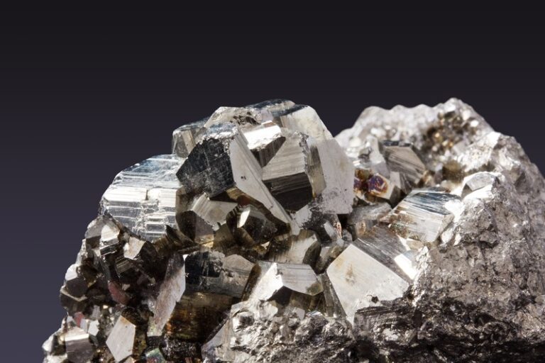 metal-material-sparkle-close-up-jewellery-iron-1001290-pxhere.com