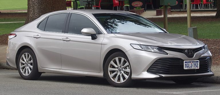 2018_Toyota_Camry_(ASV70R)_Ascent_sedan_(2018-08-27)_01