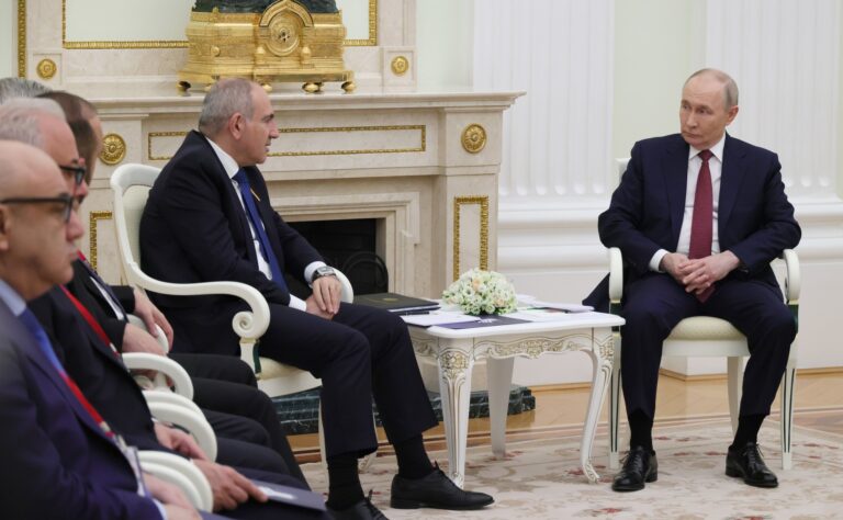 Никол Пашинян и Владимир Путин