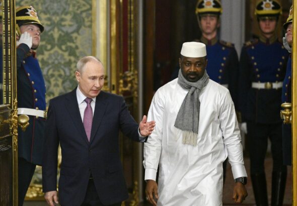 Владимир Путин и Ассими Гоита